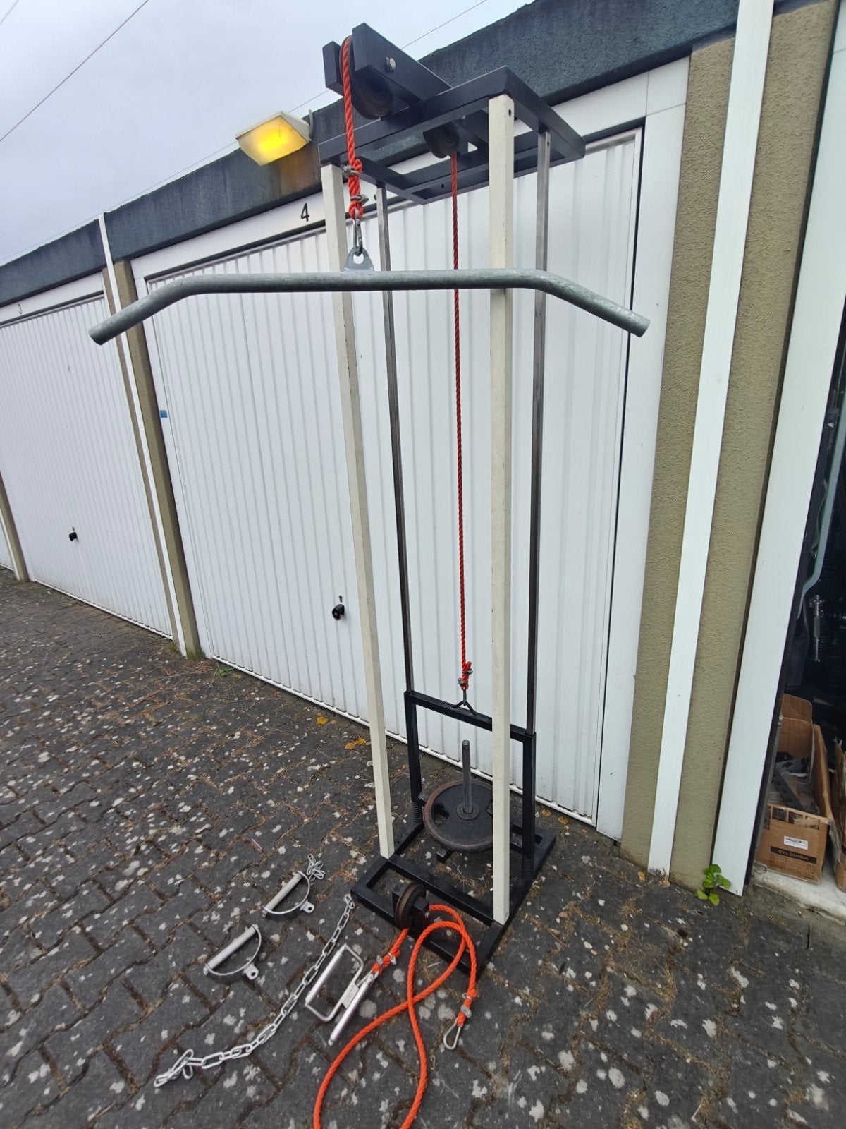 High/low muurpulley inclusief attachments en halterschijven, Ophalen, Benen, Gebruikt, .