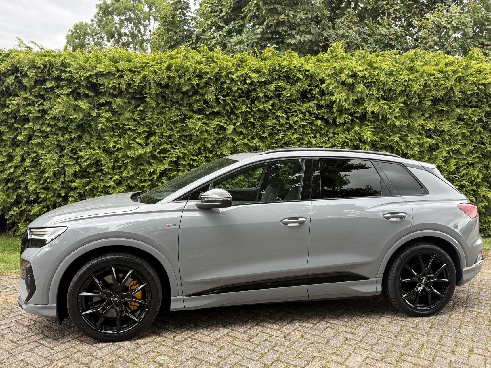 Audi Q4 e-tron 50|QUATTRO|SLINE|PANORAMADAK|NARDO GREY|77kwh, Automaat, Zwart, Met garantie (alle), Leder