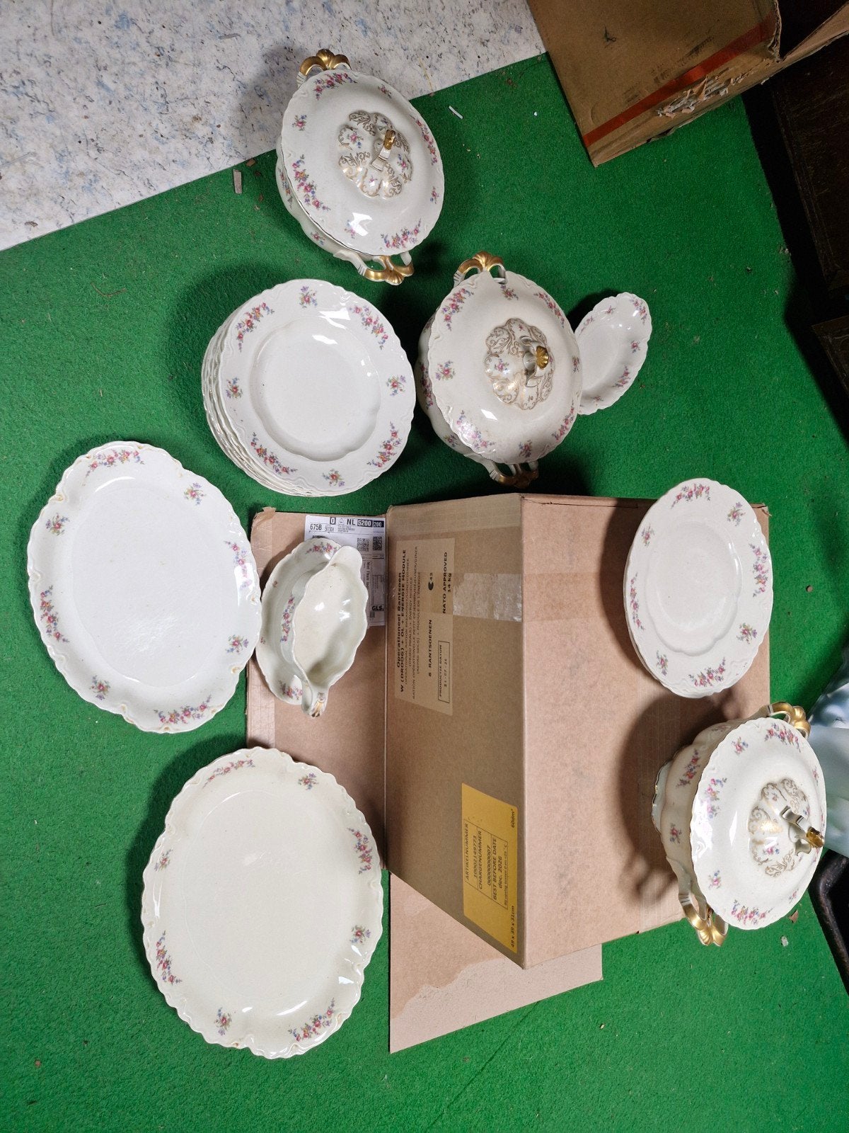 Vintage Schönwald Servies met Bloemmotief en Goud, Antiek en Kunst, Ophalen
