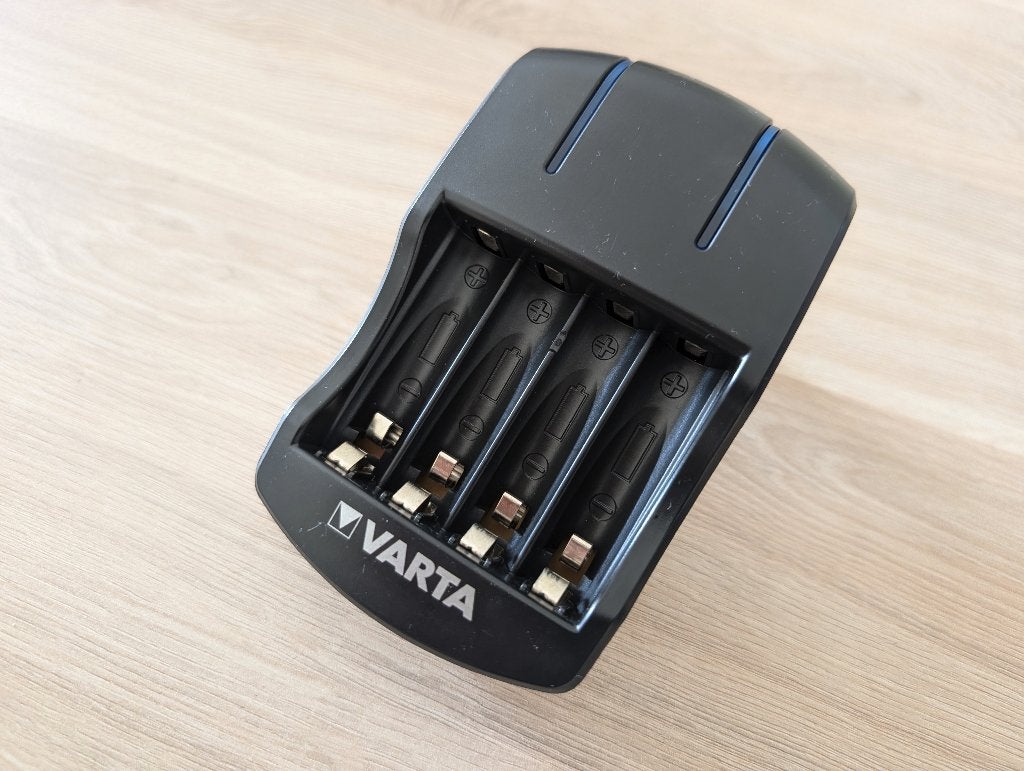 Batterijoplader Varta 57647, Ophalen of Verzenden, Gebruikt
