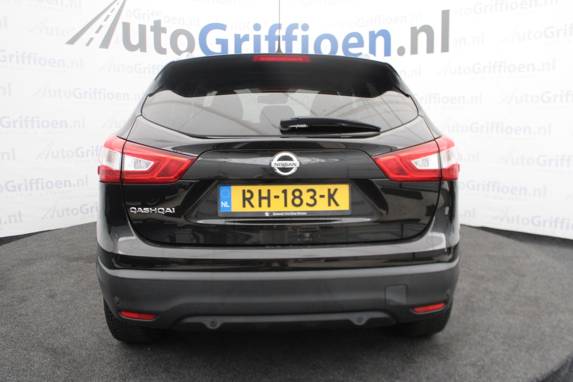 Nissan Qashqai 1.2 N-Vision nette SUV met pano en groot sche, Auto's, Voorwielaandrijving, Gebruikt, 4 cilinders, Bruin