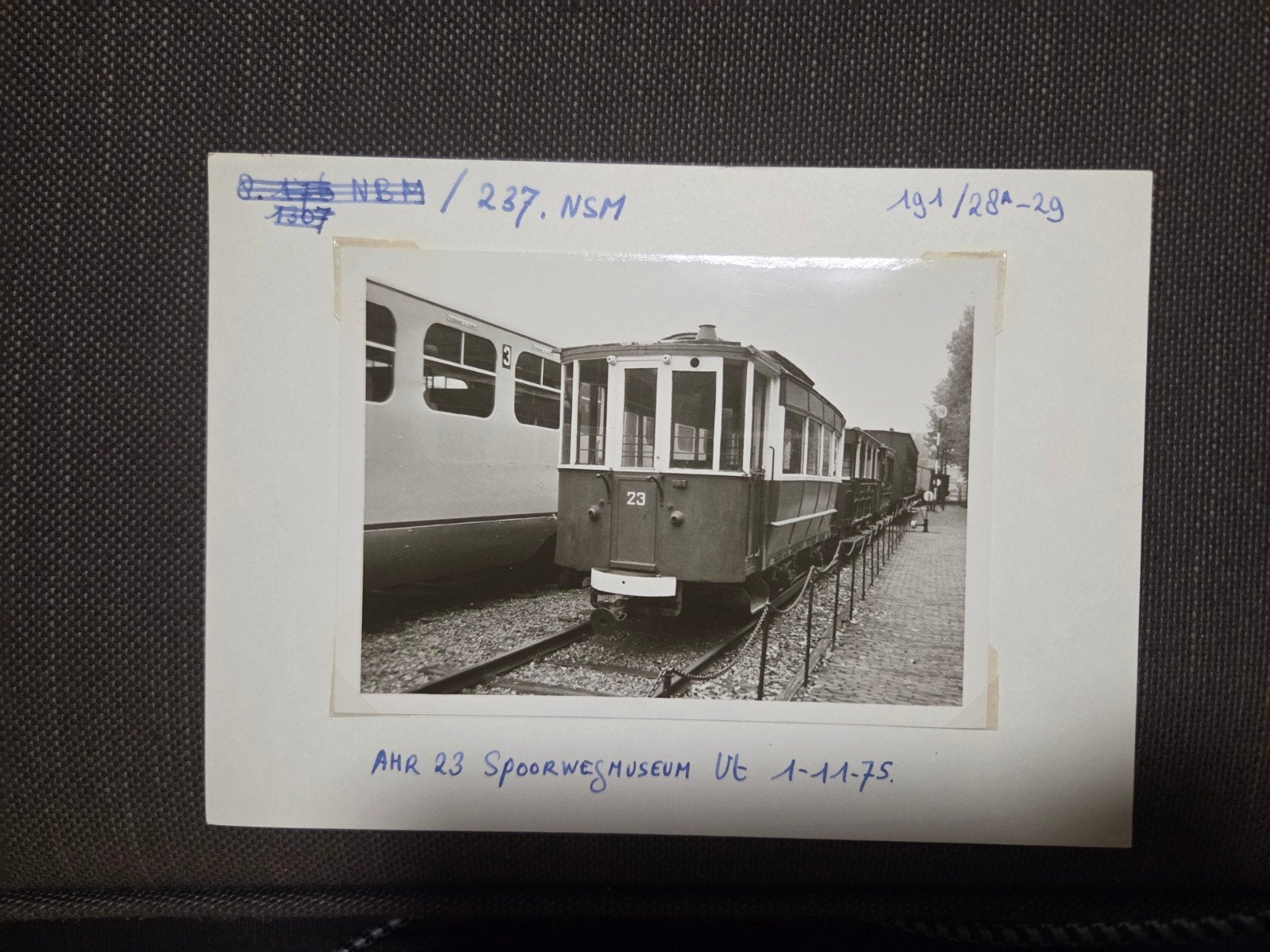 Zwart-wit foto AHR 23 Spoorwegmuseum Utrecht 1-11-75, Ophalen of Verzenden
