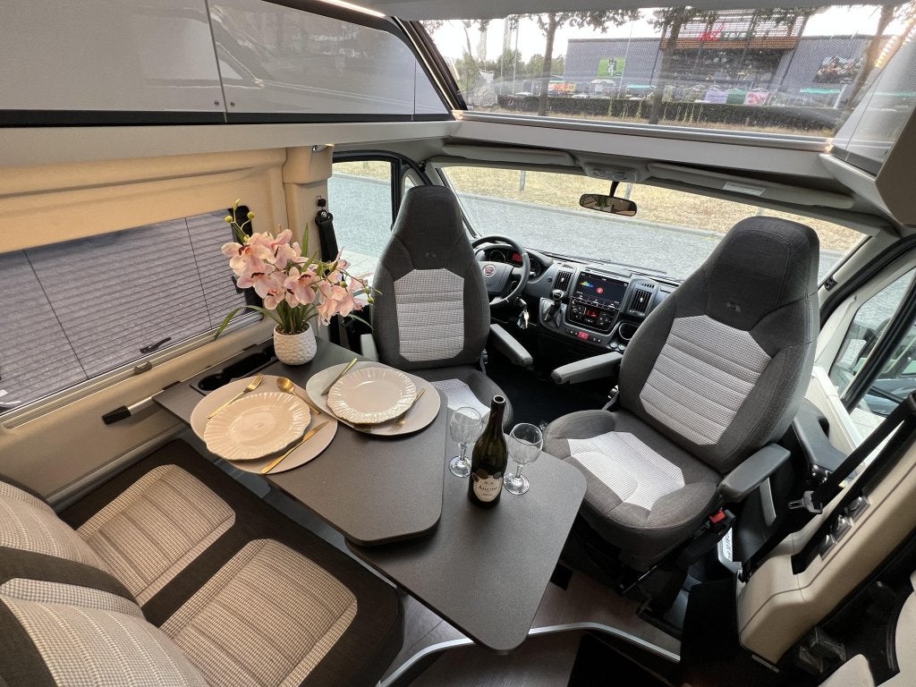 Adria Twin Supreme 640 SGX 9-TRAPS AUTOMAAT ZONNEPANEEL, Automaat, Winterisolatie, Ringverwarming, Fiat