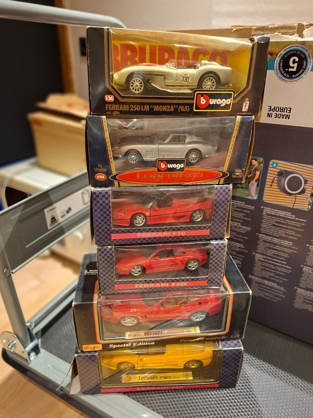 Verzameling Ferrari schaalmodellen 1/18 en 1/24 met doos, Hobby en Vrije tijd, Modelauto's | 1:18, Ophalen, Zo goed als nieuw