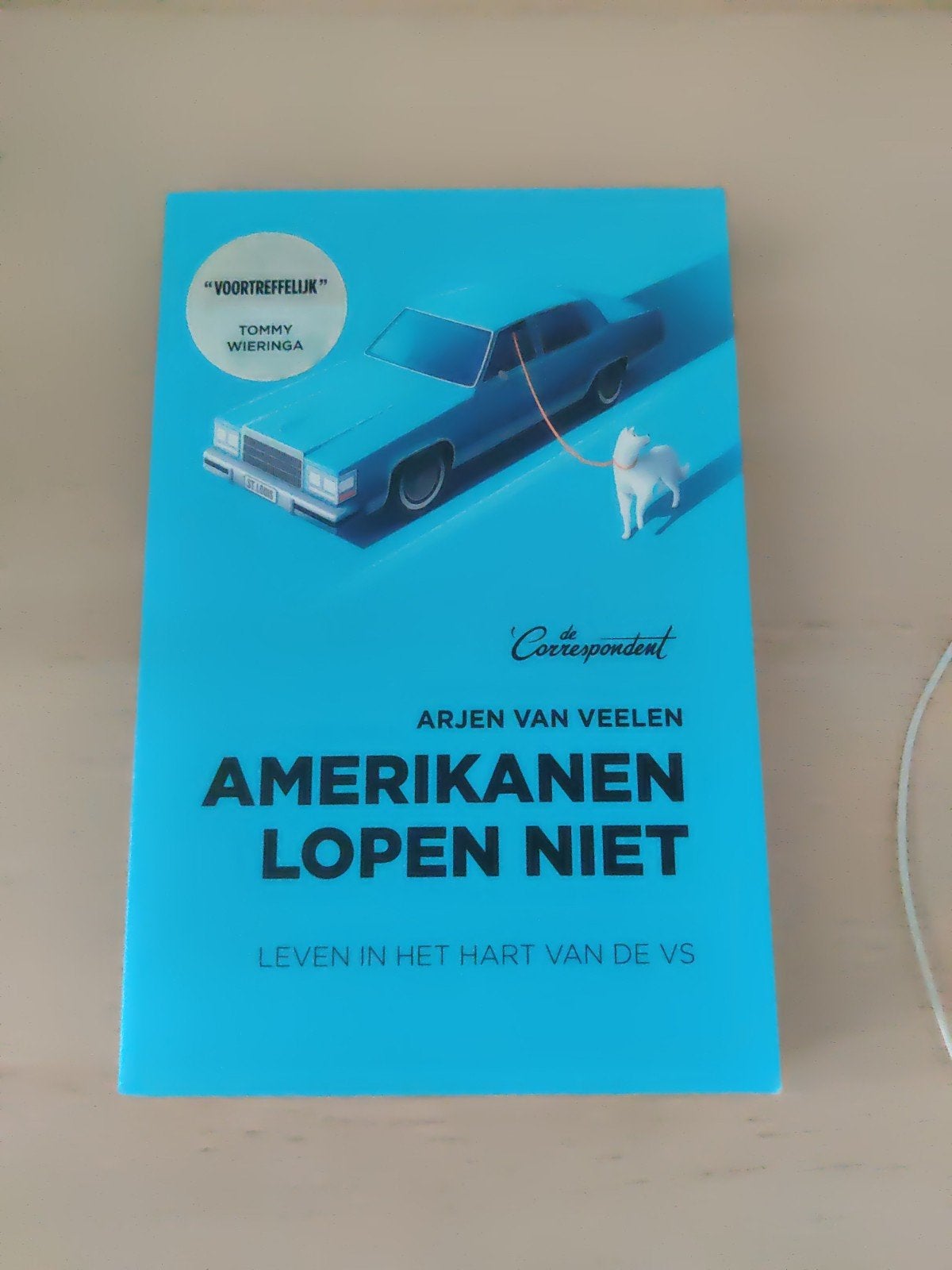Amerikanen Lopen Niet - Arjen van Veelen (De Correspondent), Ophalen of Verzenden, Zo goed als nieuw, Arjen van Veelen, Nederland