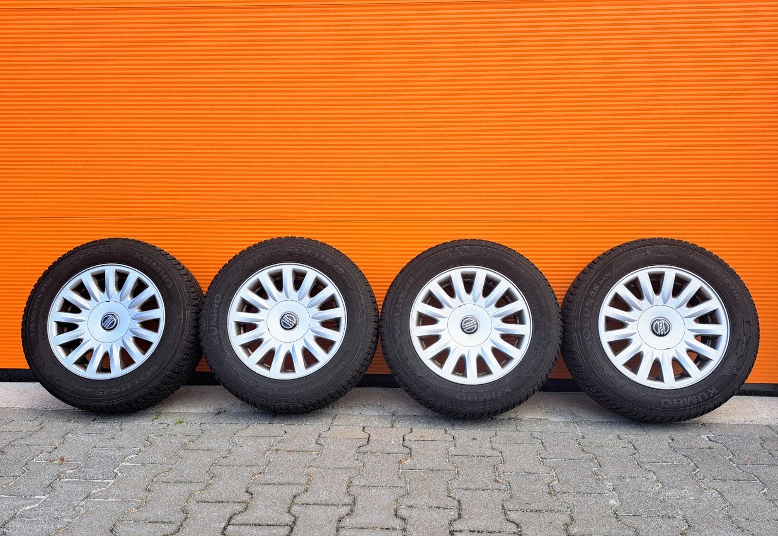 Volvo 940 Pholus velgen met all season banden 195 65 15, Auto-onderdelen, Ophalen, 15 inch, Banden en Velgen, All Season