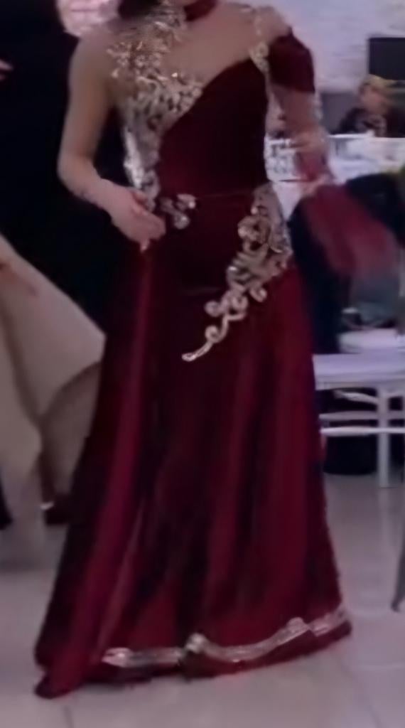 Elegante Bordeaux Bindalli Jurk met Goud - Maat 34-40, Kleding | Dames, Gelegenheidskleding, Galajurk, Ophalen of Verzenden, Zo goed als nieuw