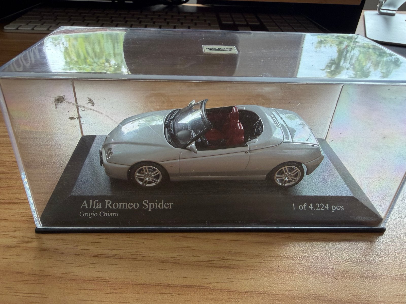 Minichamps Alfa Romeo Spider Grijs Schaalmodel, Ophalen of Verzenden, Zo goed als nieuw, Auto, MiniChamps