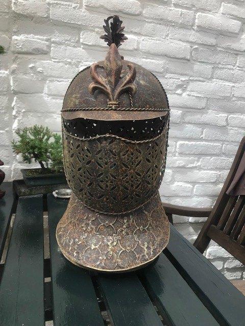 leuke decoratieve sier helm/ ridderhelm, Ophalen of Verzenden, Landmacht, Overige gebieden, Helm of Baret