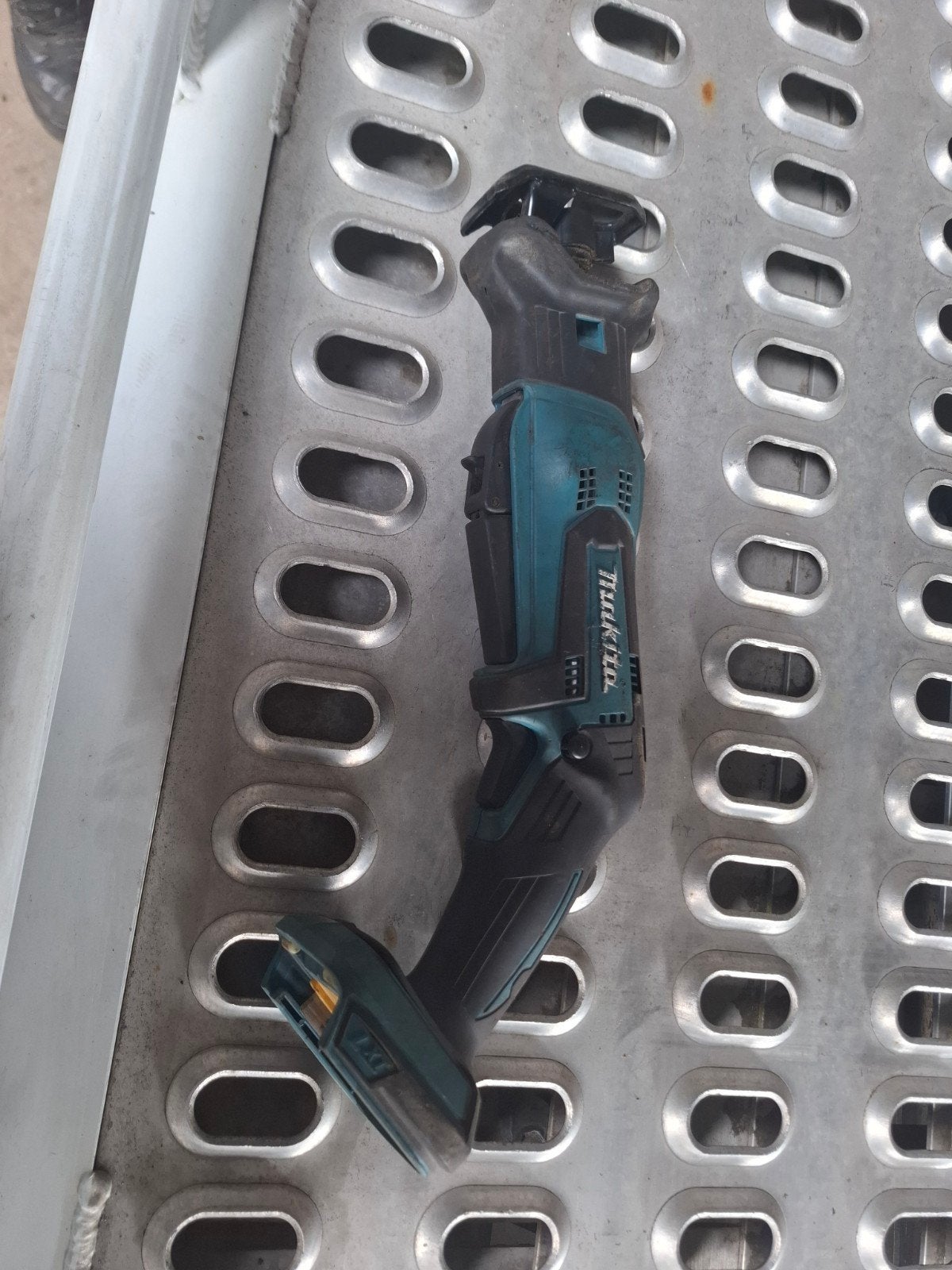 Makita Reciprozaag DJR183 - Nauwelijks gebruikt, Ophalen of Verzenden, Zo goed als nieuw, Makita, Minder dan 600 watt