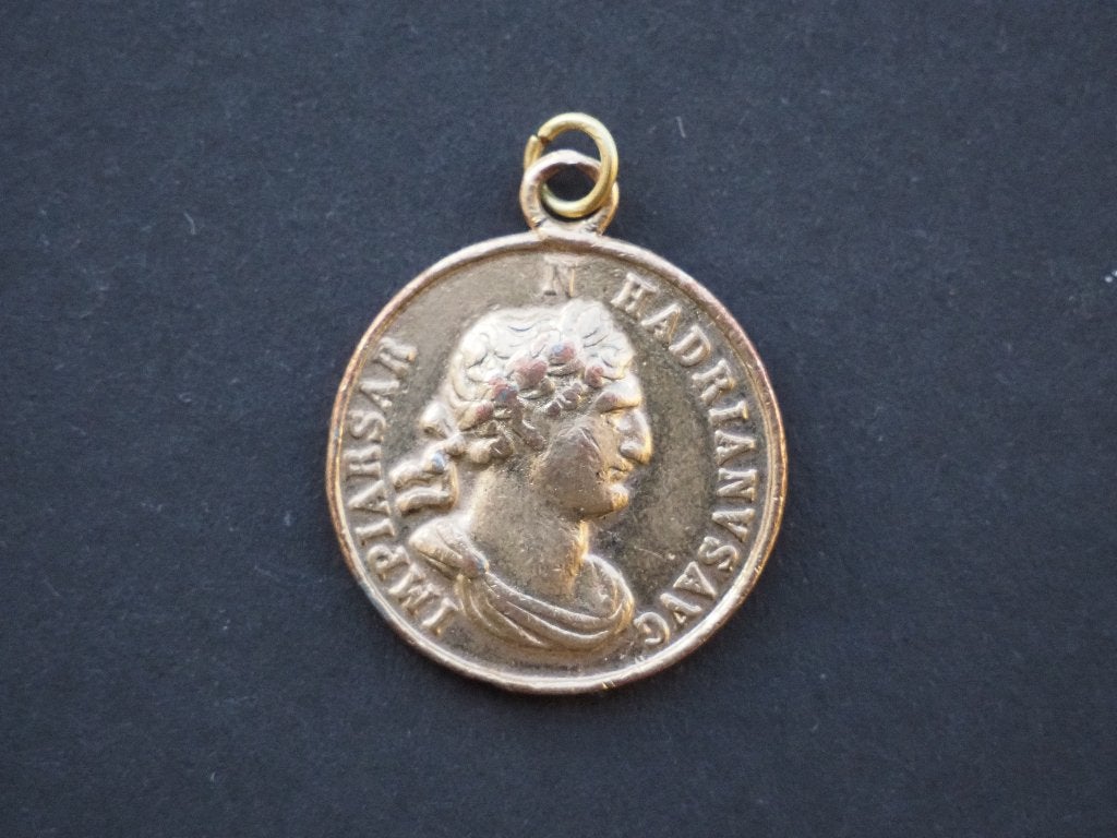 Gouden hanger, Romeinse keizer Hadrianus, Ophalen of Verzenden, Vóór koninkrijk, Overige waardes