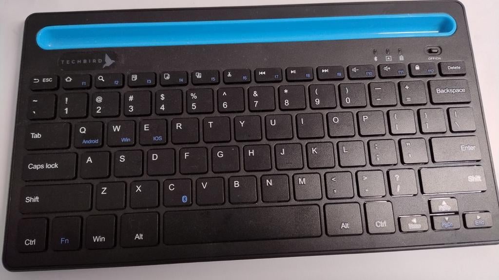TECHBIRD Draadloos Toetsenbord - Compact en Draagbaar, Ophalen of Verzenden, Zo goed als nieuw, Draadloos, TECHBIRD