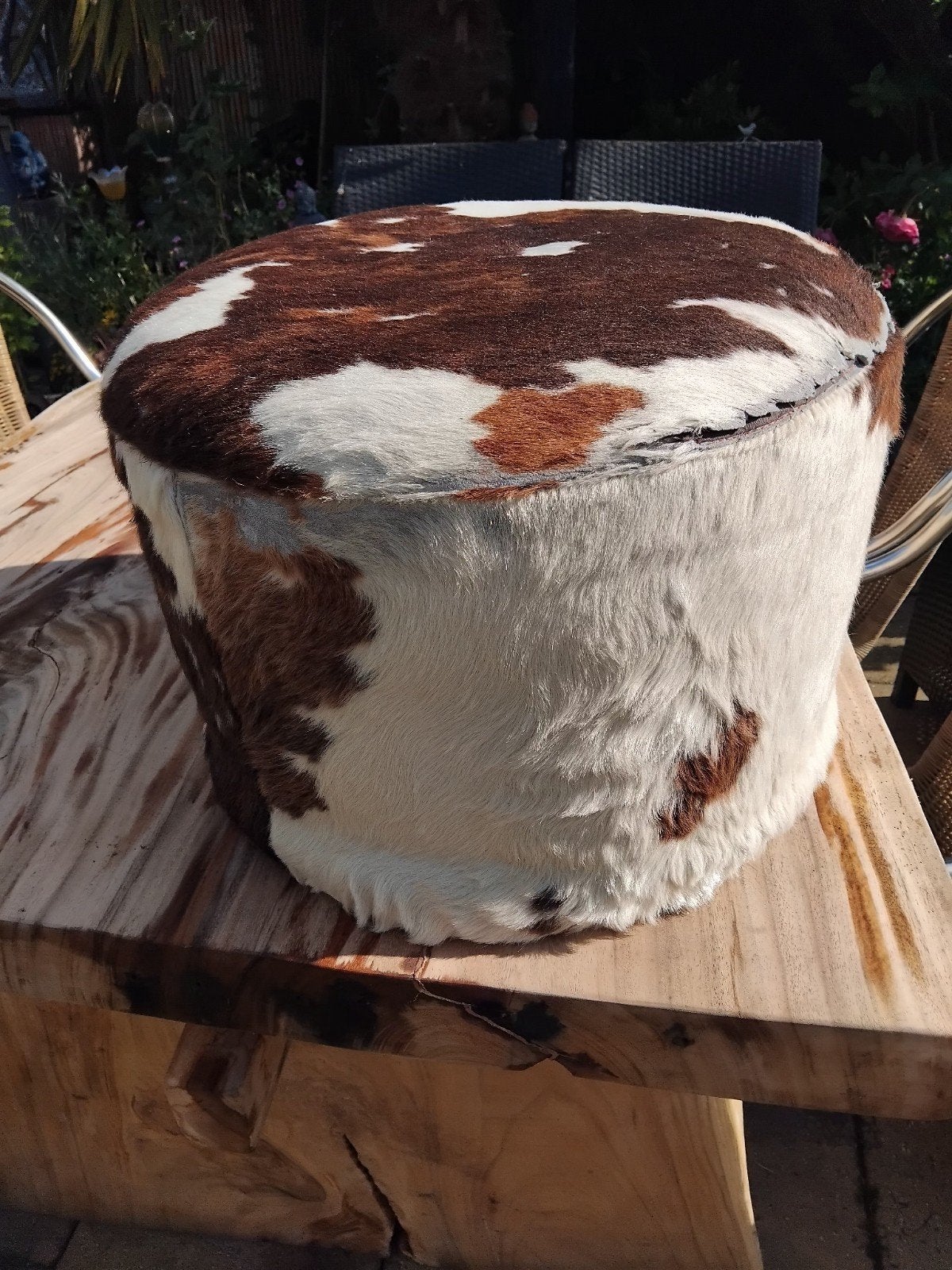 Een leuke poef van koeienhuid rond 50 cm, Ophalen, Minder dan 50 cm, Gebruikt, Rond