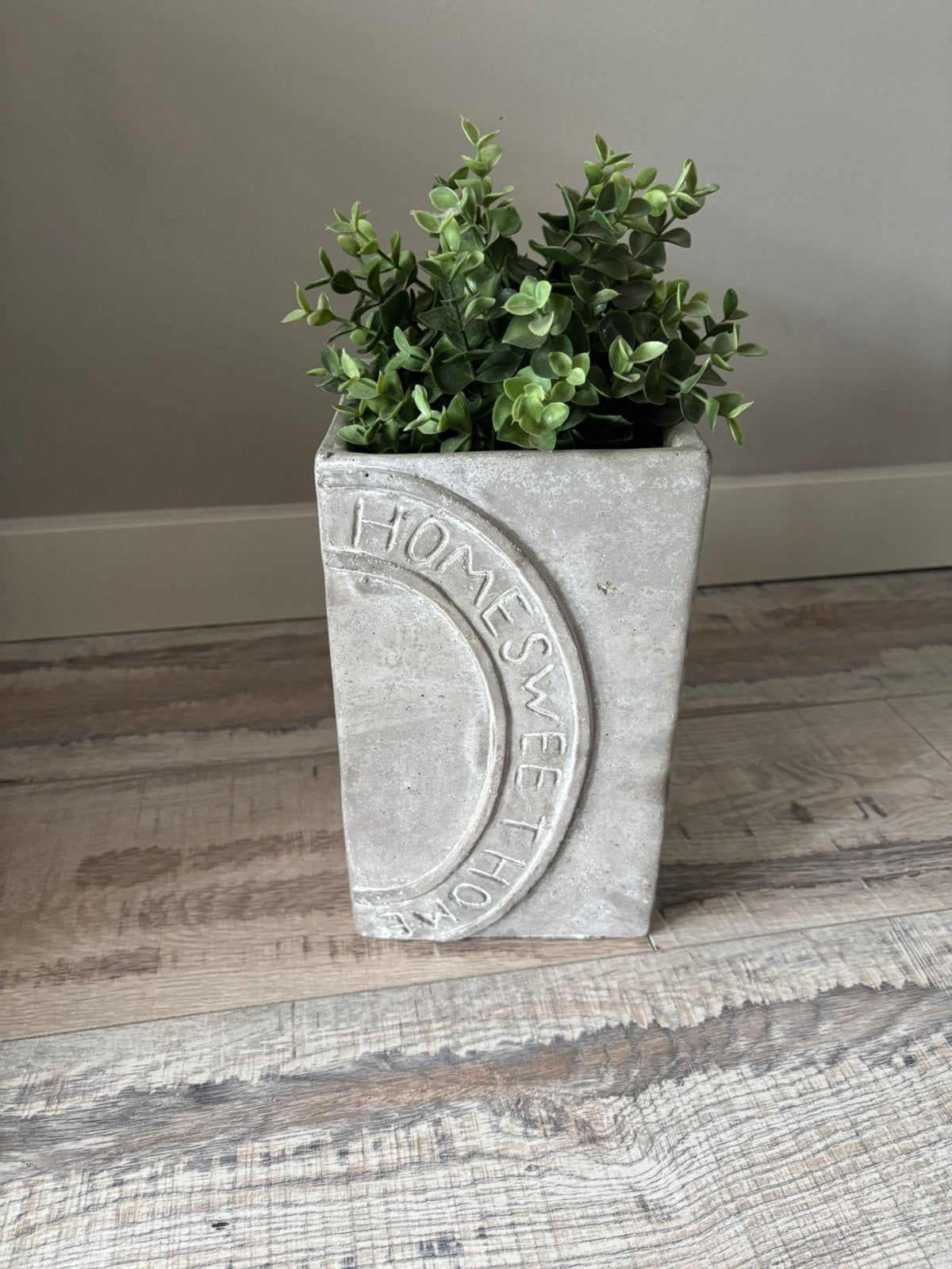 Betonnen pot met kunstplant, Ophalen, Zo goed als nieuw