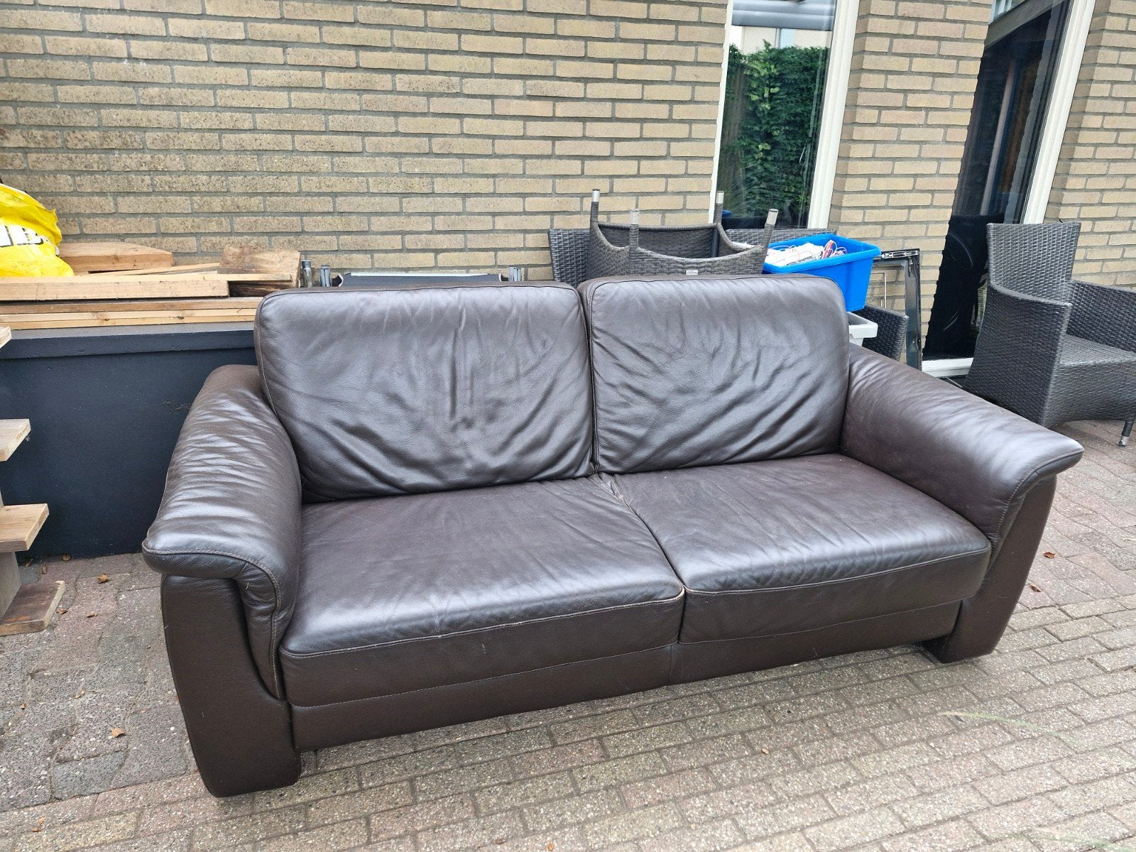 Comfortabele bruine leren tweezitsbank, Huis en Inrichting, Ophalen, Gebruikt, Klassiek, 150 tot 200 cm