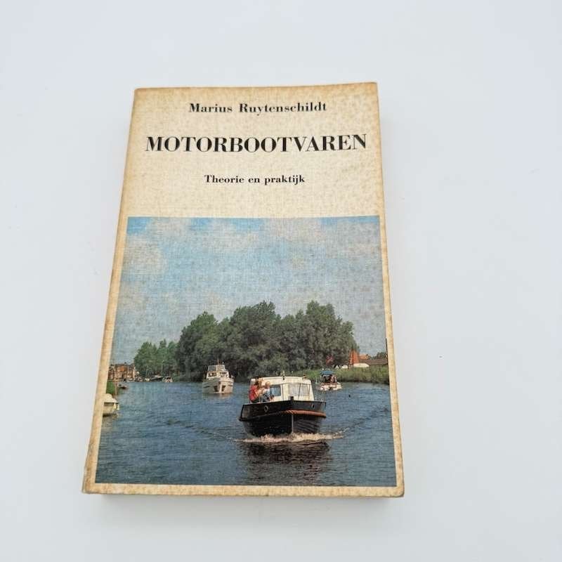 Motorbootvaren: Theorie en praktijk - Marius Ruytenschilt, Boeken, Ophalen of Verzenden, Gelezen, Marius Ruytenschildt