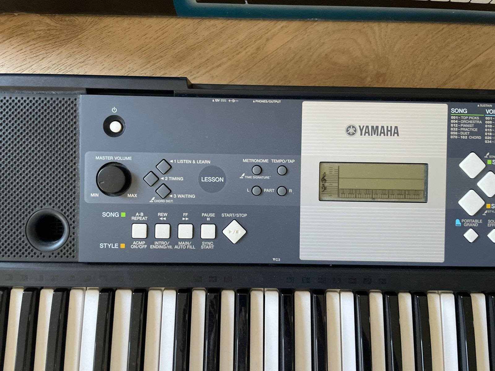Yamaha YPT-230 Keyboard, Yamaha, Ophalen of Verzenden, Met standaard, 61 toetsen