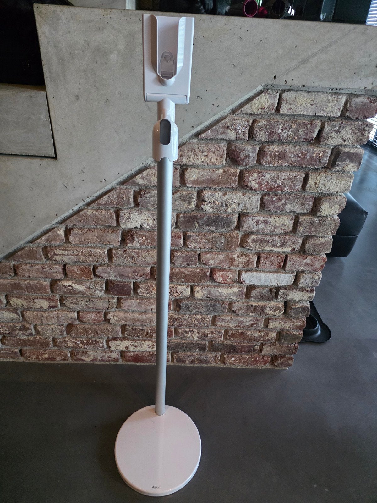 Dyson Vloerstandaard voor steelstofzuiger, Witgoed en Apparatuur, Ophalen, Inclusief accessoires, Overige typen, Zo goed als nieuw