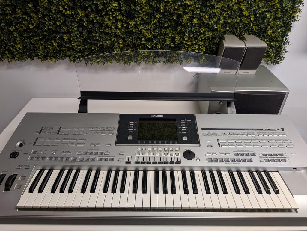 Yamaha Tyros 4 met bladmuziekhouder en speakers SUPER DEAL, Yamaha, Ophalen of Verzenden, Yamaha Corporation, Aanslaggevoelig