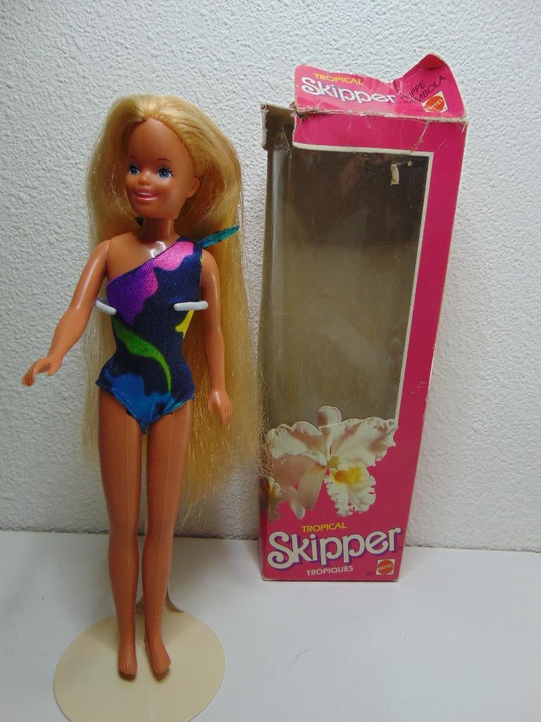 1986 Tropical in originele outfit en Box Skipper Barbie pop, Ophalen of Verzenden, Gebruikt, Pop