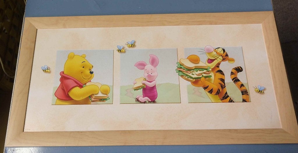Winnie de Pooh Poeh afbeeldingen in lijst + Knuffels DVD VHS, Verzamelen, Disney, Ophalen of Verzenden, Winnie de Poeh of vrienden