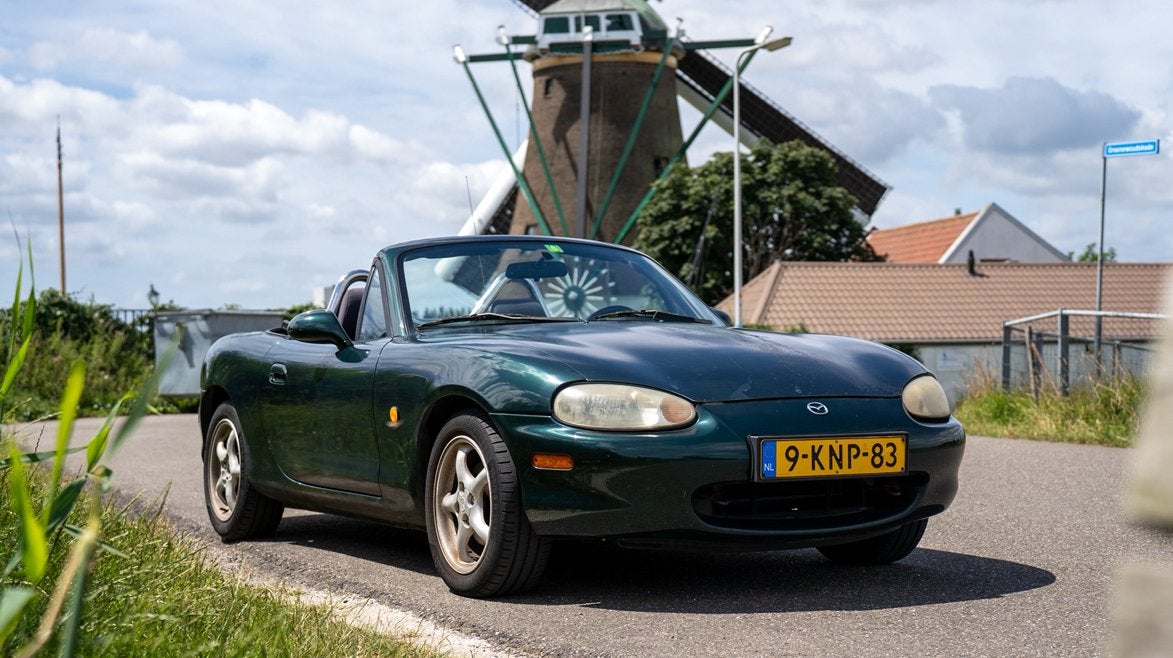 Mazda MX-5 1.6 I 1999, Achterwielaandrijving, 40 €/maand, 4 cilinders, Cabriolet