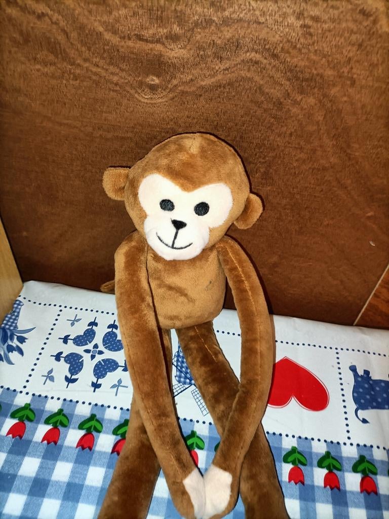 Hema bruine aap knuffel met magneten in handen 36 cm groot, Kinderen en Baby's, Speelgoed | Knuffels en Pluche, Ophalen of Verzenden