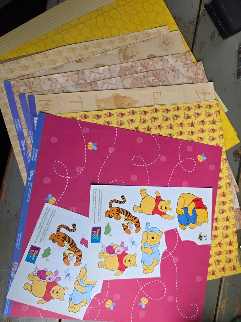 Set Disney scrabookpapier, stickers en eyelets, Hobby en Vrije tijd, Scrapbooking, Ophalen of Verzenden, Nieuw