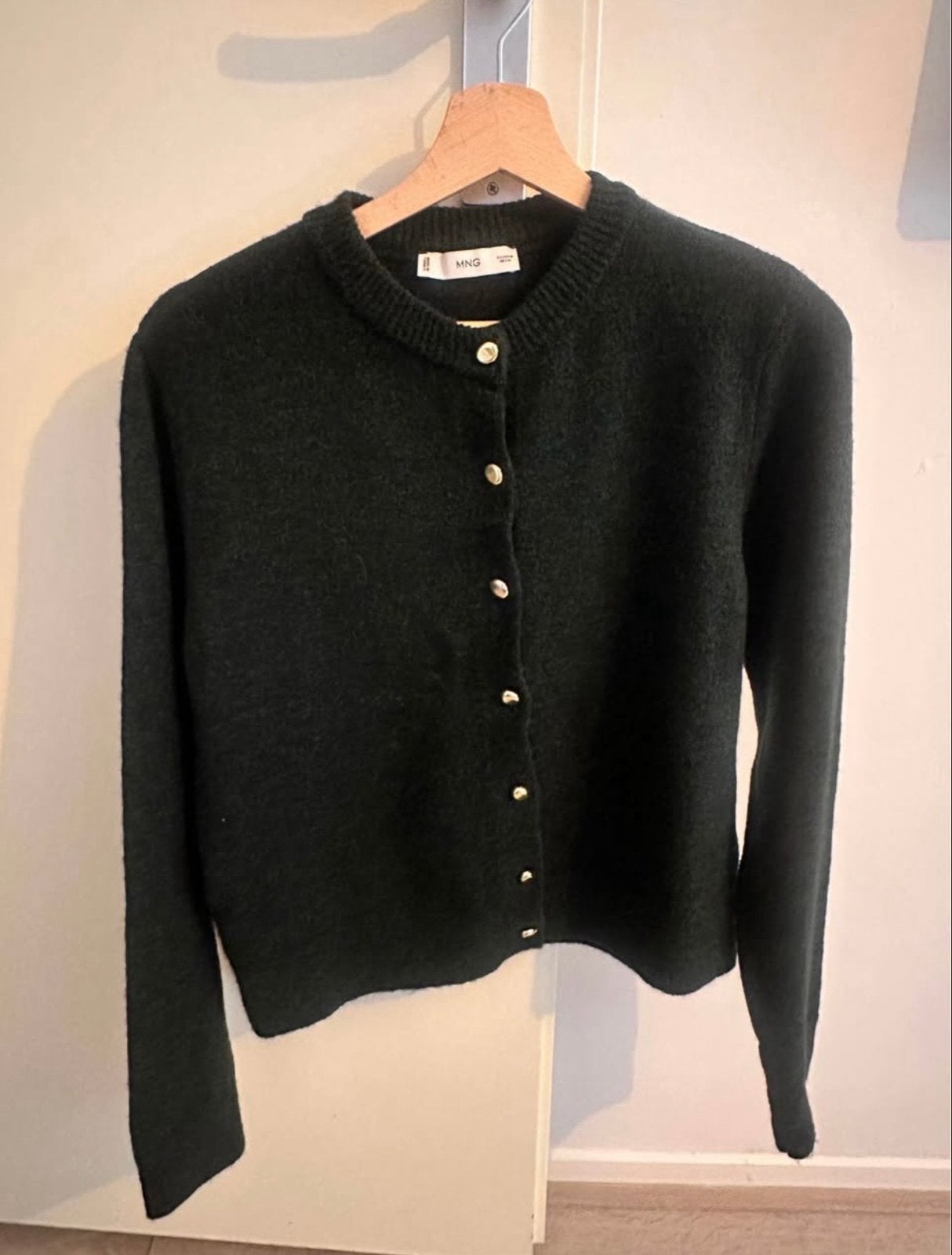 MNG Donkergroen vestje met gouden knopen, Kleding | Dames, Ophalen of Verzenden, Zo goed als nieuw, Maat 38/40 (M), Groen