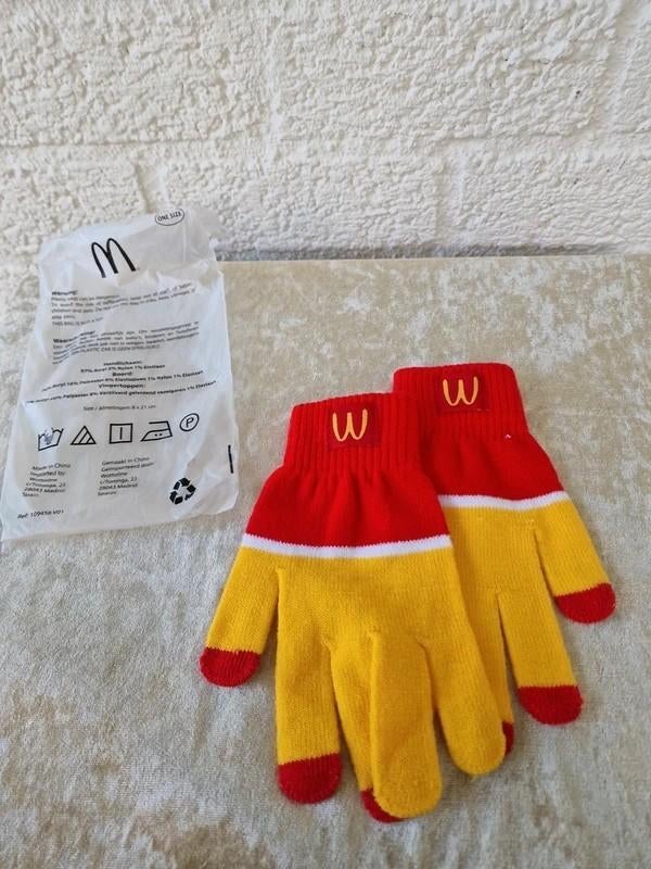 McDonald’s handschoenen rood geel nieuw, Ophalen of Verzenden, Nieuw, Handschoenen