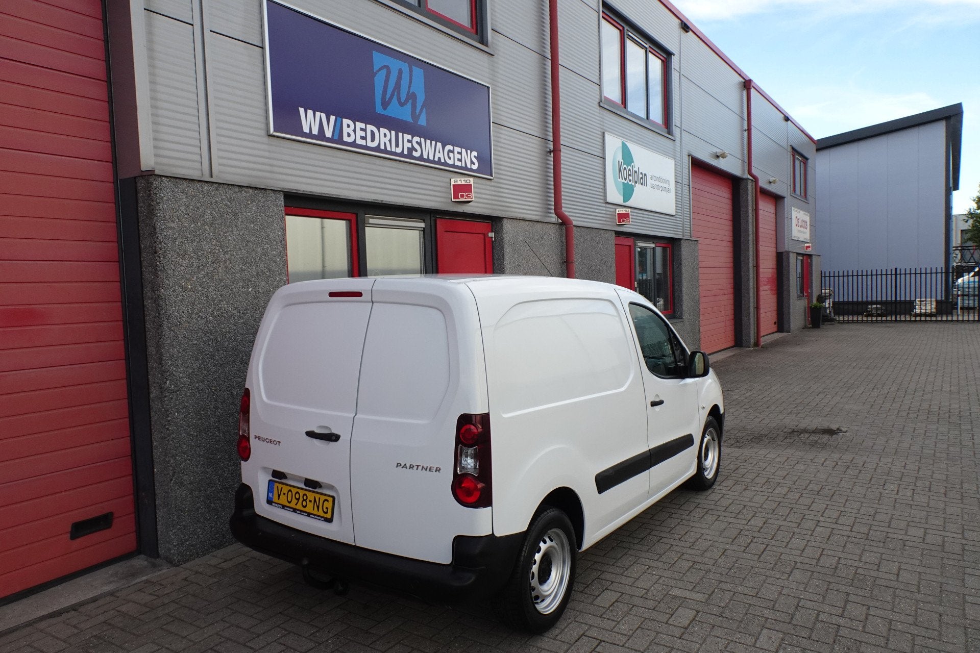 Peugeot Partner 120 1.6 BlueHDi 75 L1 XR airco 124381 km !, Auto's, Voorwielaandrijving, Dealer onderhouden, Stof, Gebruikt