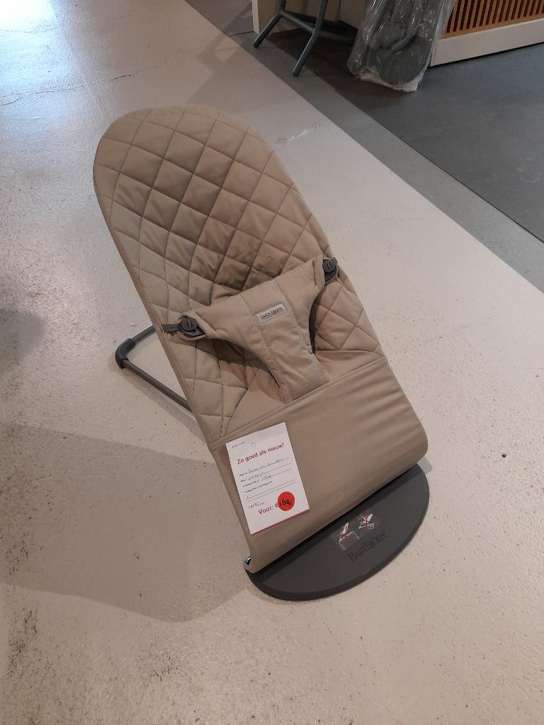 Babybjorn wipstoel zandgrijs, Kinderen en Baby's, Wipstoeltjes, Verstelbaar, Wipstoel, Zo goed als nieuw, Ophalen