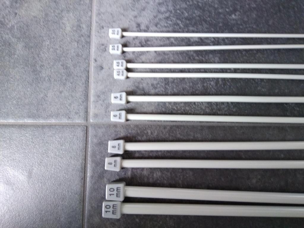 koker met breinaalden [10, 8, 6, 4,5 en 3,5], Ophalen of Verzenden, Zo goed als nieuw, Breien, Naald