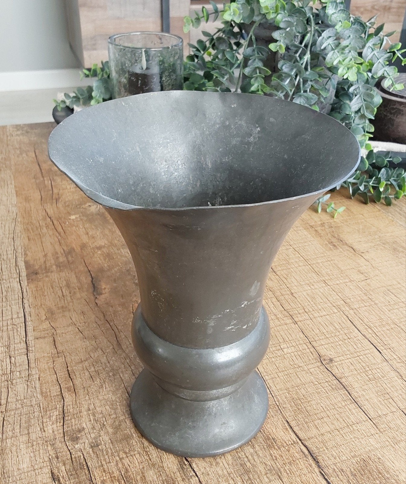 Sierlijke Tinnen Vaas van RIO Tiel – Hoogte 19 cm – Zuiver T, Antiek en Kunst, Ophalen