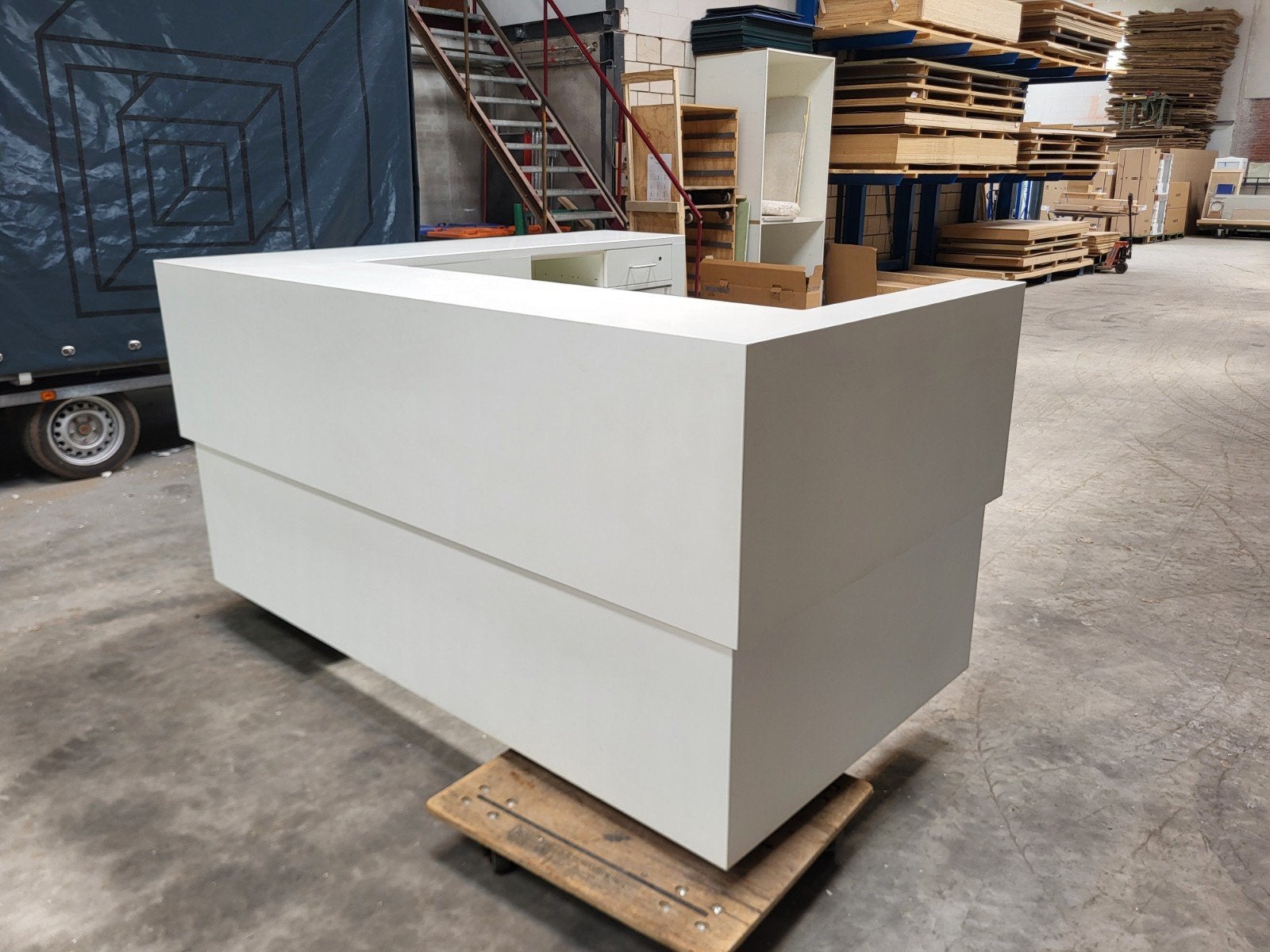 Moderne witte Hi-Mac balie voor receptie of entree, Receptie of Entree, Ophalen of Verzenden, Gebruikt, Overige typen