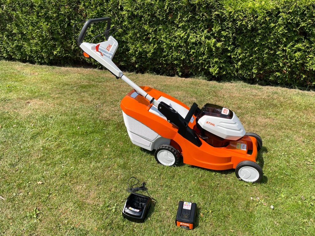 Stihl RMA 443 VC Accu Loopmaaier incl accu en lader, Tuin en Terras, Ophalen, Cirkelmaaier, Stihl, Accu-grasmaaier