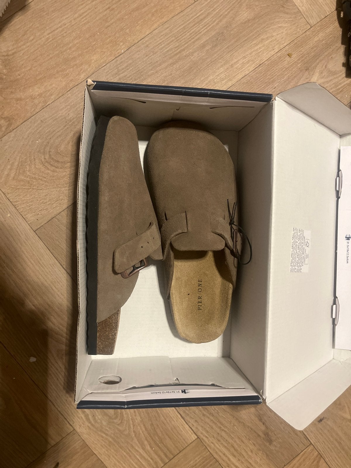 Pier One muiltjes/instappers - 1x gedragen, Kleding | Dames, Ophalen, Zo goed als nieuw, Bruin, Sandalen of Muiltjes