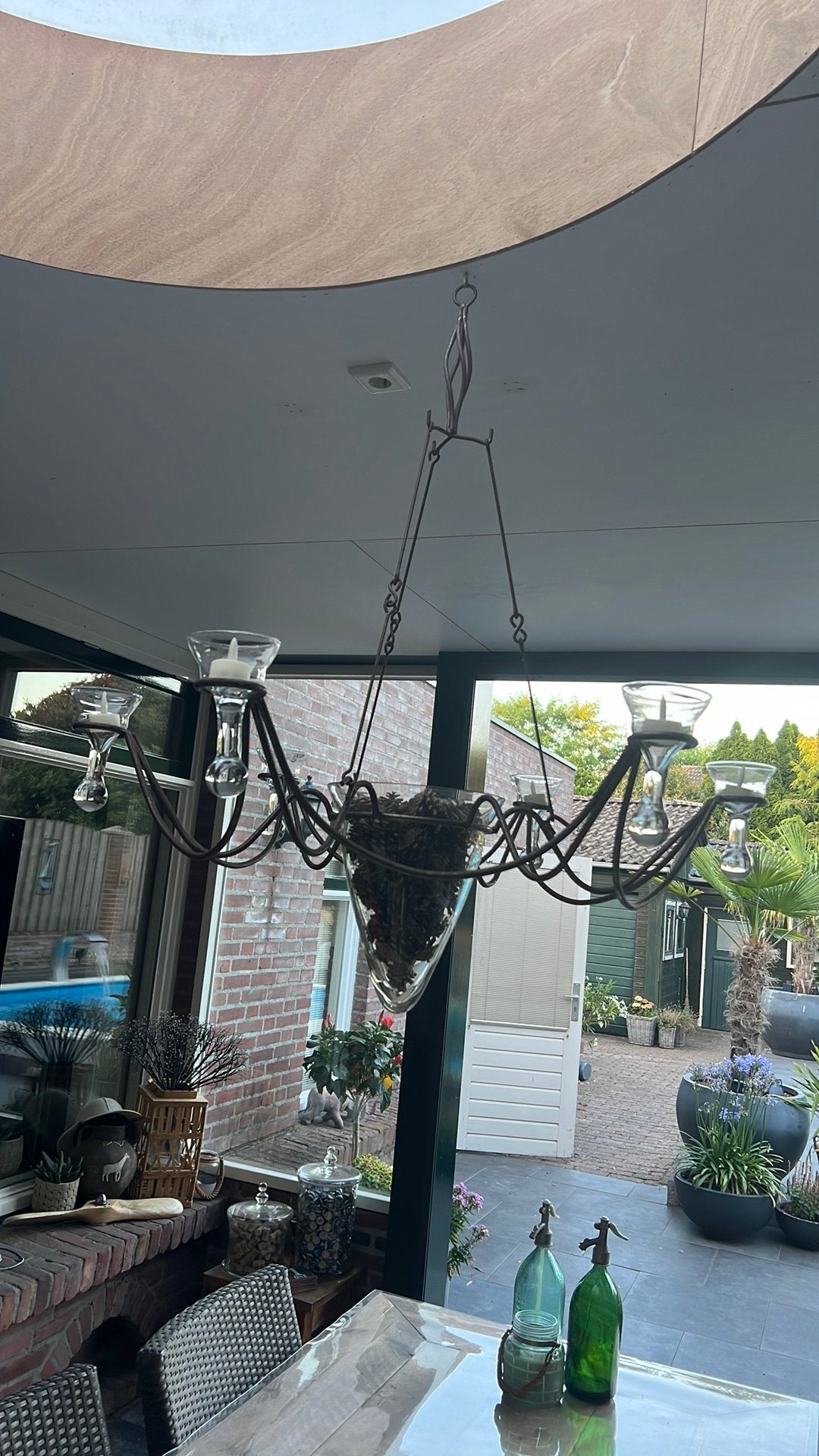 Smeedijzeren Kroonluchter met 6 glazen kaarshouders en stolp, Tuin en Terras, Ophalen, Zo goed als nieuw