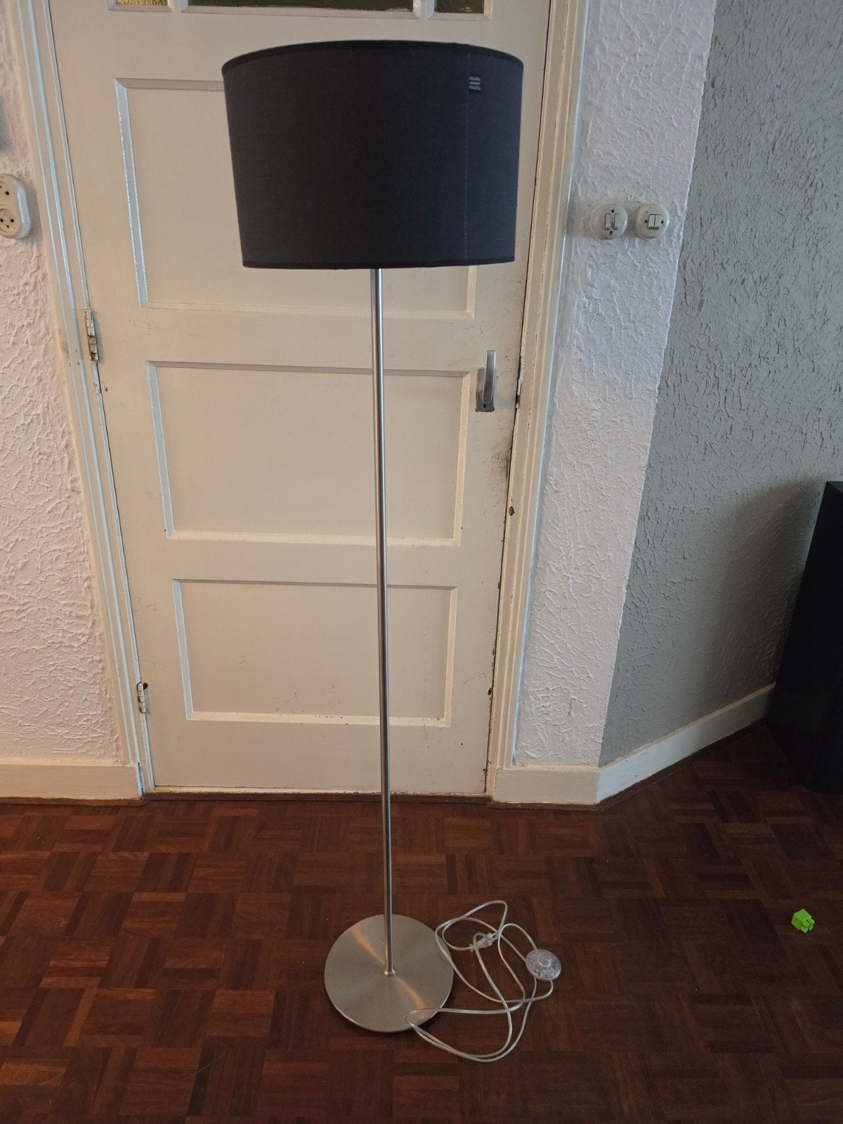 staande lamp met zwarte kap, Ophalen