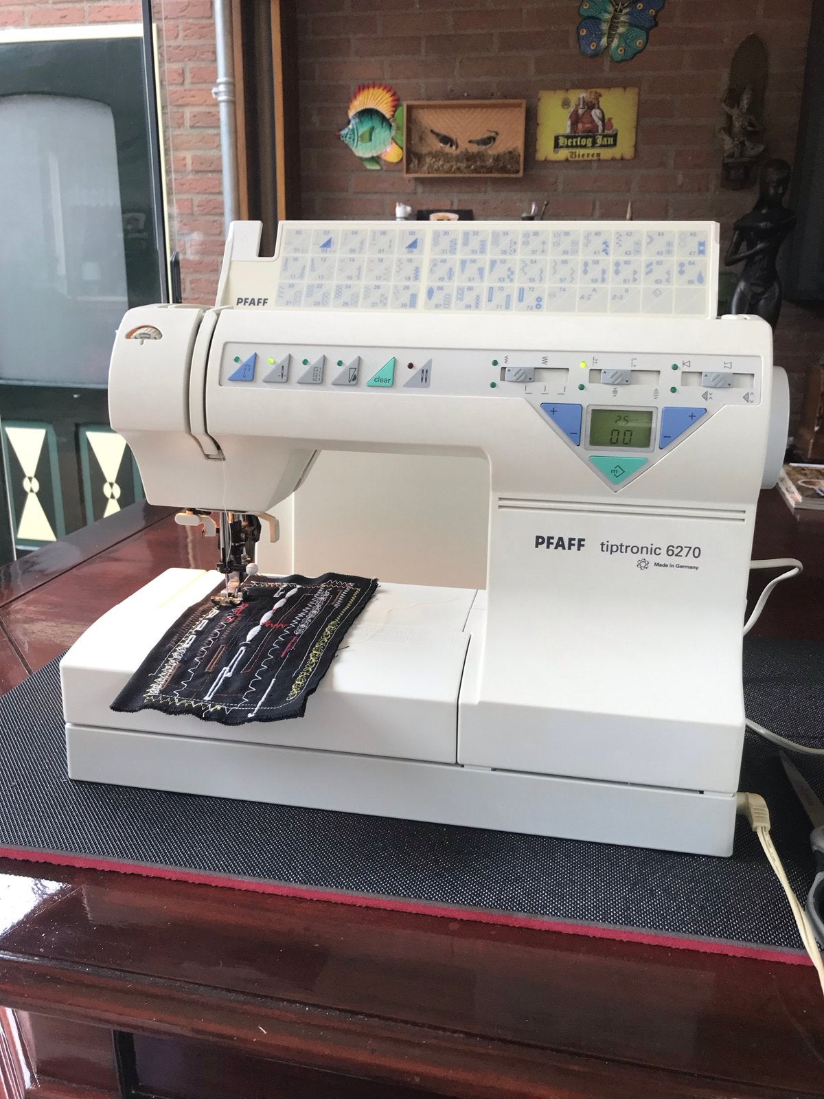 Pfaff Tiptronic 6270 Naaimachine in goeie staat., Hobby en Vrije tijd, Naaimachines en Toebehoren, Ophalen, Zo goed als nieuw