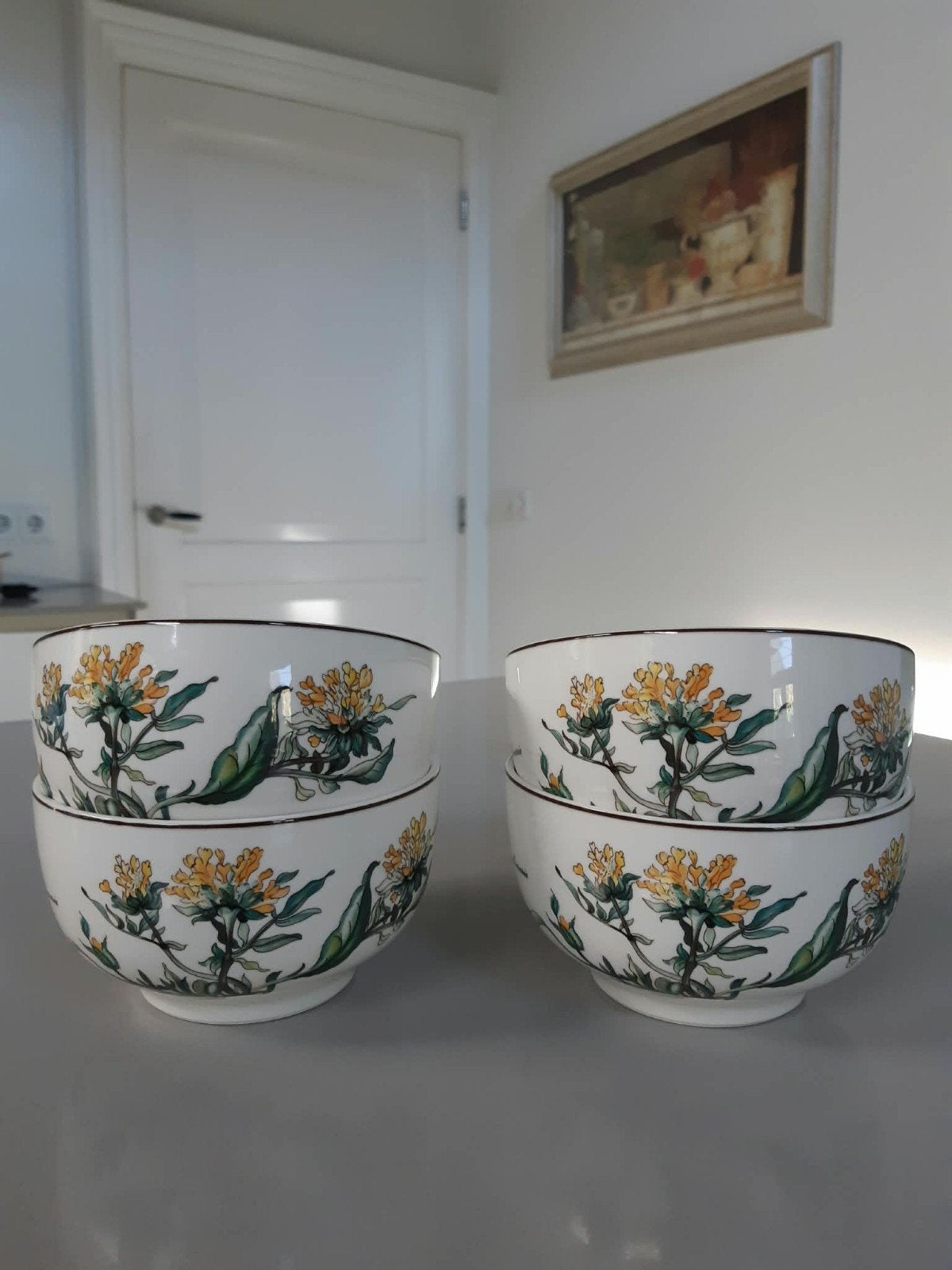 Grote Kommen gele bloem Villeroy en Boch Botanica, Ophalen of Verzenden, Zo goed als nieuw, Kom(men), Overige stijlen