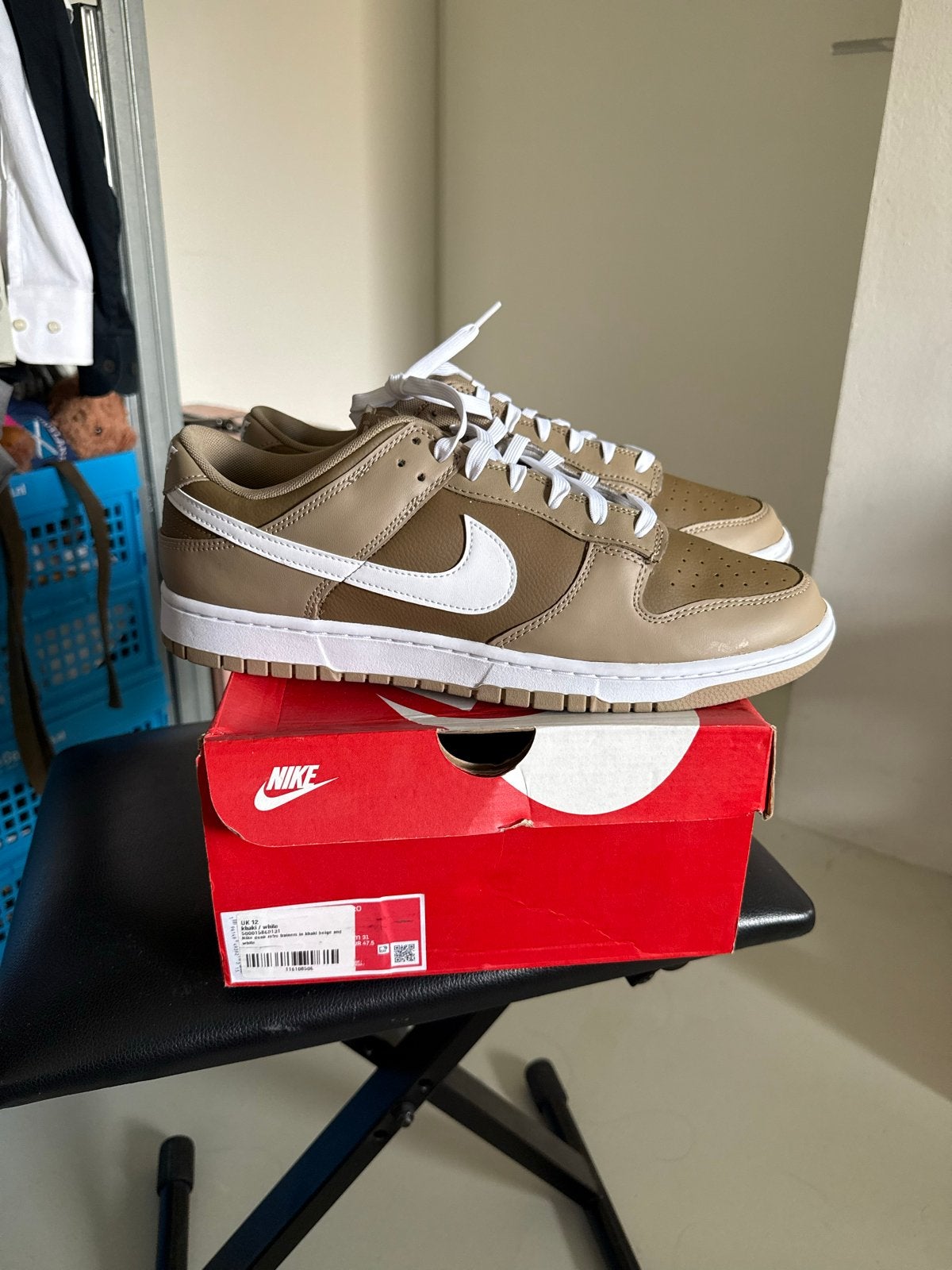 Nike Dunk Low 'Light Olive' - Maat 42.5, Ophalen of Verzenden, Nieuw, Overige kleuren, Sneakers of Gympen