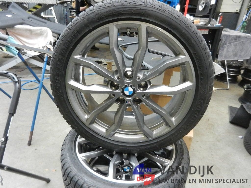 Winterbandenset 18 inch origineel BMW 1 SERIE F40, 18 inch, Gebruikt, -, -