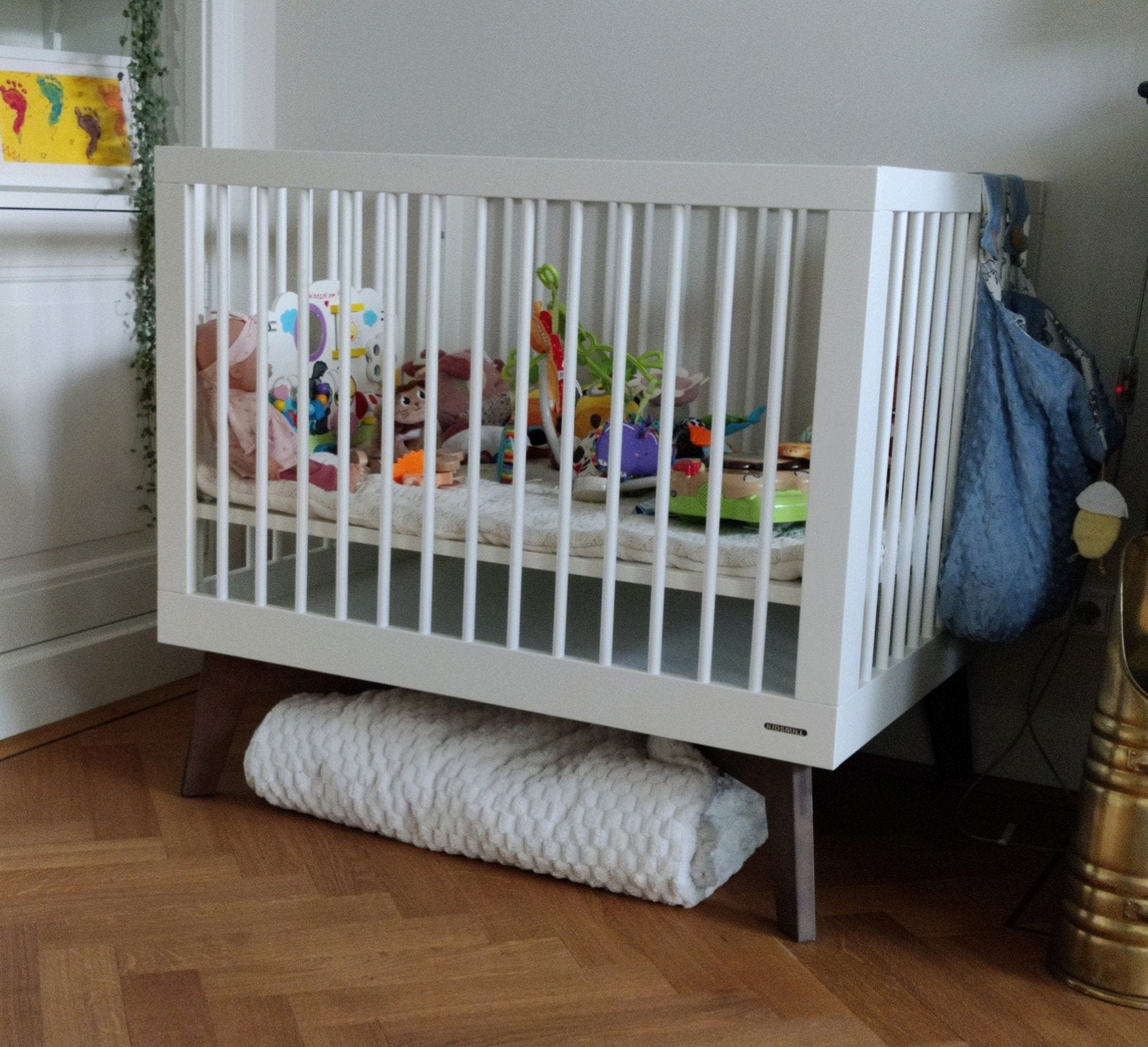 Kidsmill Sixties Box Wit Mat / Walnoot, Kinderen en Baby's, Ophalen, Gebruikt, Rechthoekig, In hoogte verstelbaar