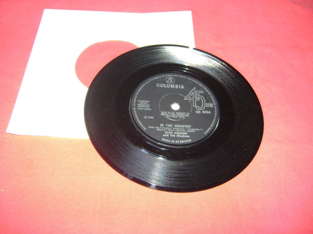 CLIFF RICHARD - IN THE COUNTRY, Originele persing, 7 inch, Ophalen of Verzenden, Zo goed als nieuw