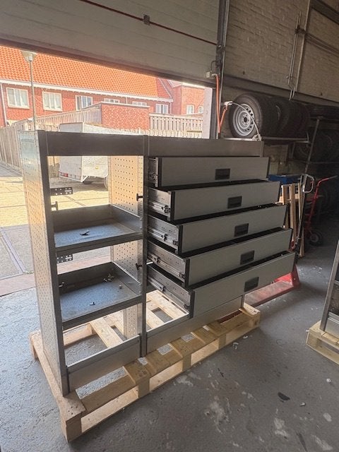 ALUCA (2581) kast1: L250 B42 H135 // kast2: L150 B42 H135, Ophalen, Gebruikt, Hank, Info@laaiin.nl