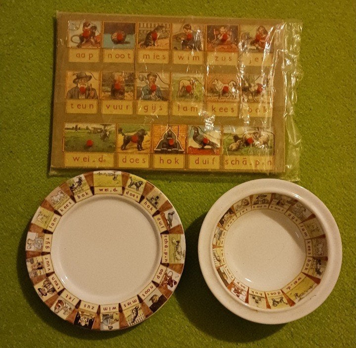 Antieke puzzel en retro servies aap noot mies c. Jetses, Antiek en Kunst, Antiek | Speelgoed, Ophalen of Verzenden