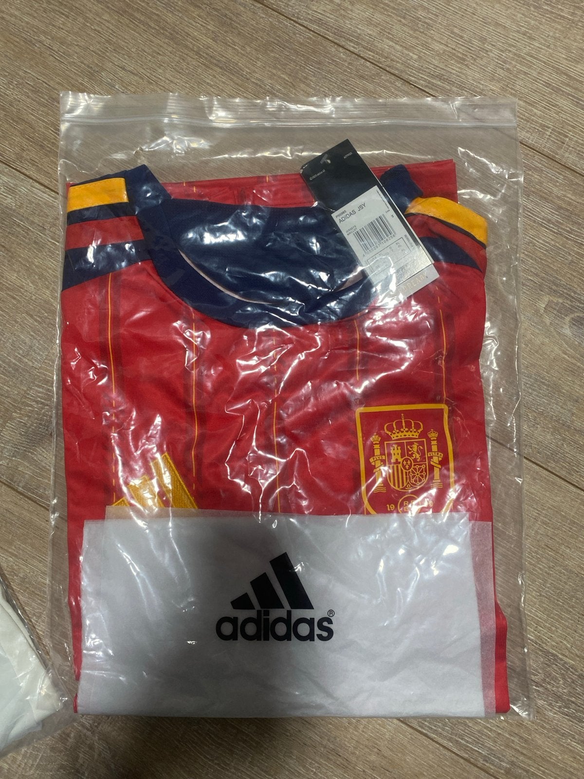 Adidas Spanje Voetbalshirt - Nieuw met labels xl, Ophalen, Maat 48/50 (M), Nieuw, Voetbal