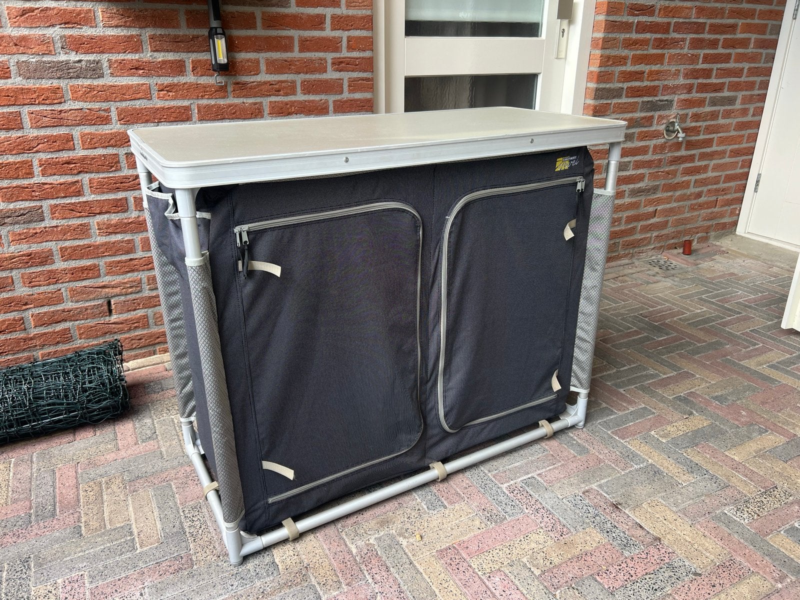 Compacte campingkast met tafelblad - Ideaal voor kamperen, Caravans en Kamperen, Ophalen of Verzenden, Gebruikt