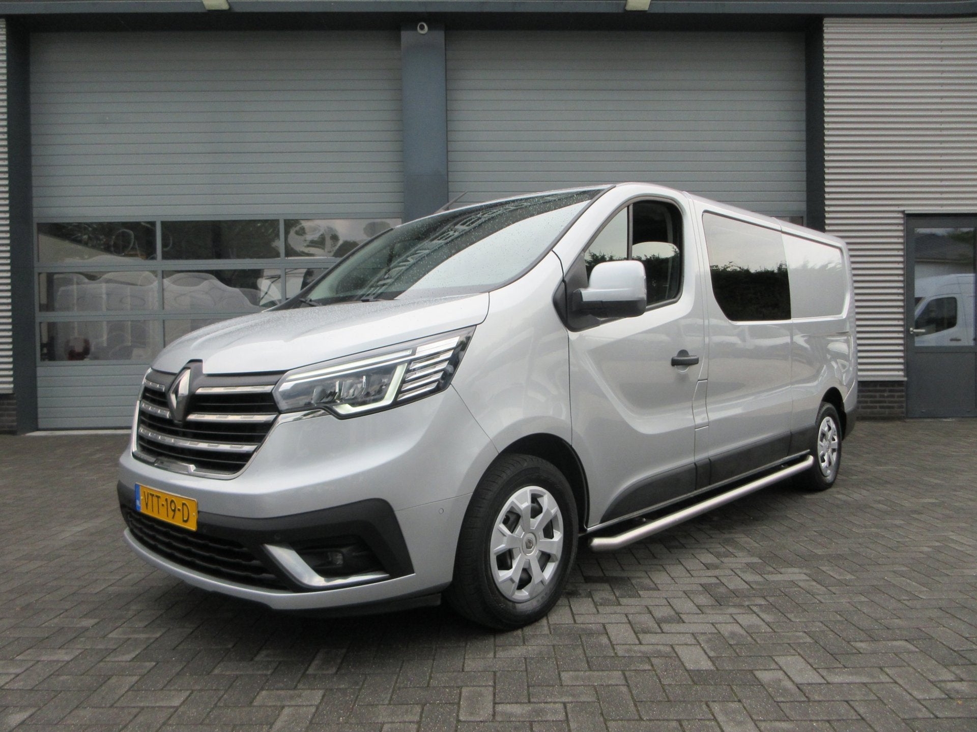 Renault Trafic 2.0 dCi 130 T29 L2H1 DC Work Edition, Auto's, Bestelauto's, Voorwielaandrijving, Gebruikt, Euro 6, 4 cilinders